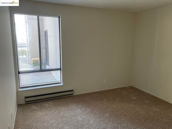 Undisclosed Address #41108229, Emeryville CA 94608