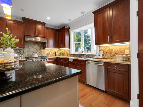 5158 Proctor Rd, Castro Valley CA 94546