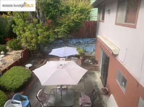25 Woodcliff Ct, Oakland CA 94605