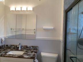 25 Woodcliff Ct, Oakland CA 94605
