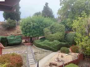 25 Woodcliff Ct, Oakland CA 94605