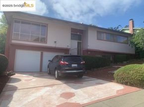 25 Woodcliff Ct, Oakland CA 94605
