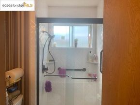 25 Woodcliff Ct, Oakland CA 94605