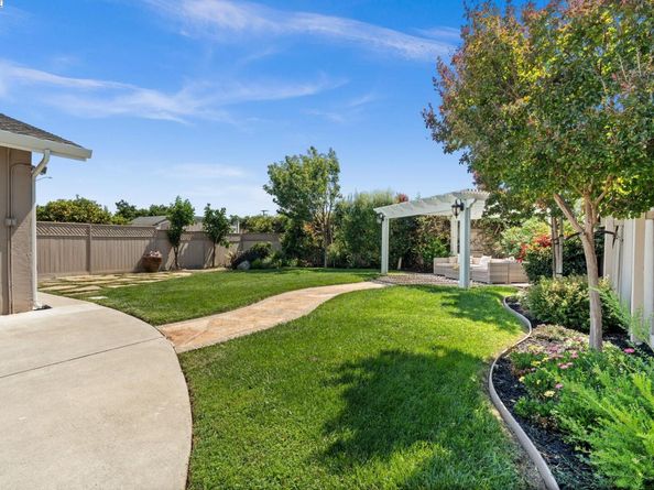 37881 Manzanita St, Newark CA 94560