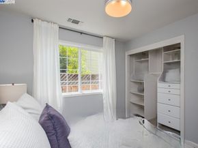 1718 Schiller St, Alameda CA 94501