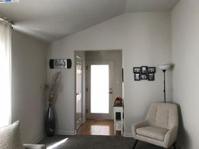 1718 Schiller St, Alameda CA 94501