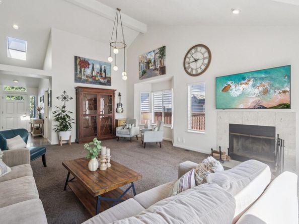 974 Clinton Pl, Pleasanton CA 94566