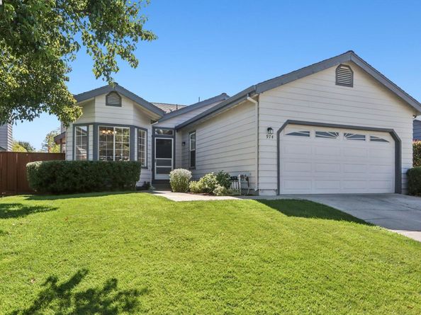 974 Clinton Pl, Pleasanton CA 94566