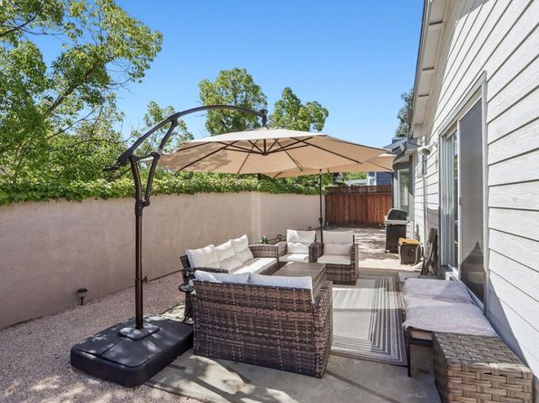 974 Clinton Pl, Pleasanton CA 94566