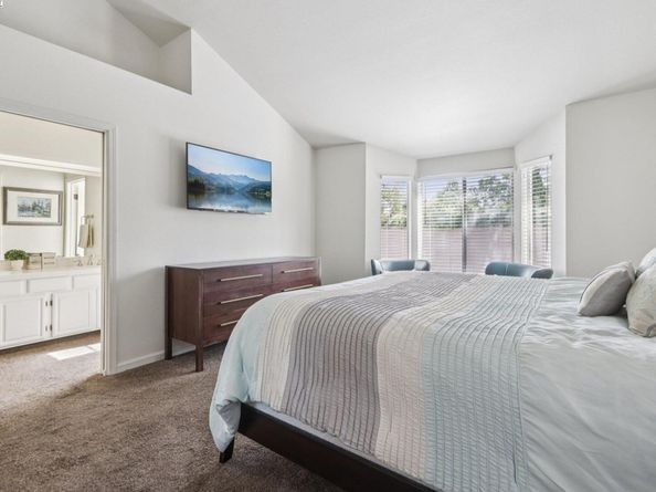 974 Clinton Pl, Pleasanton CA 94566
