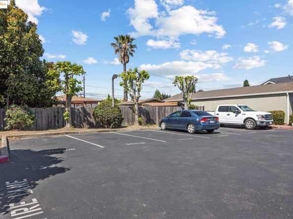 21564 Meekland ave 19, Hayward CA 94541