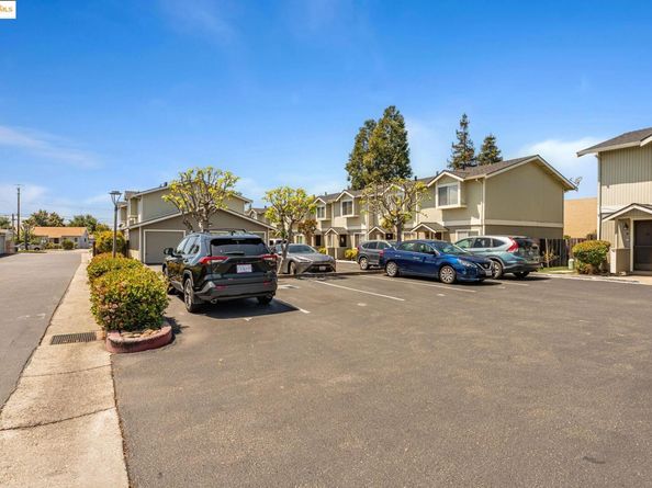 21564 Meekland ave 19, Hayward CA 94541