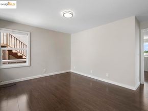 9949 Lawlor St, Oakland CA 94605