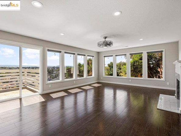 9949 Lawlor St, Oakland CA 94605