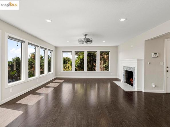 9949 Lawlor St, Oakland CA 94605