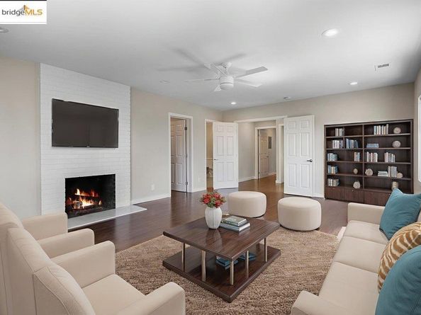 9949 Lawlor St, Oakland CA 94605