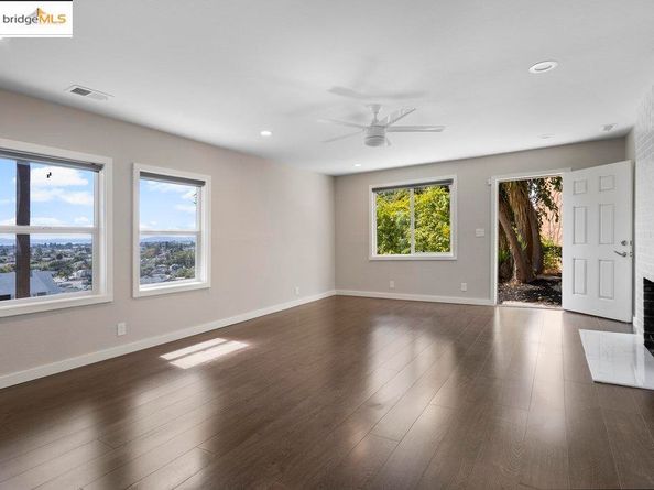 9949 Lawlor St, Oakland CA 94605