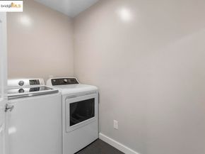 9949 Lawlor St, Oakland CA 94605
