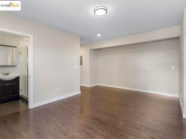 9949 Lawlor St, Oakland CA 94605