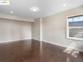 9949 Lawlor St, Oakland CA 94605
