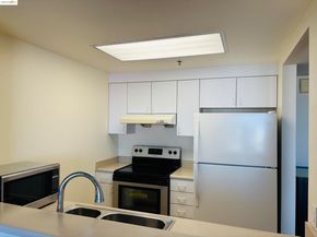 989 Webster St 453, Oakland CA 94607