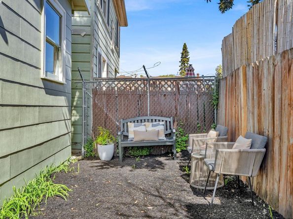 5914 Martin Luther King Jr Way, Oakland CA 94609