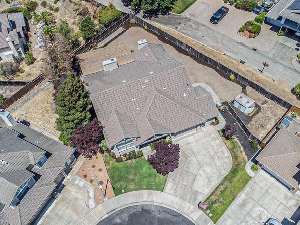 121 St Nazaire Ct, Martinez CA 94553