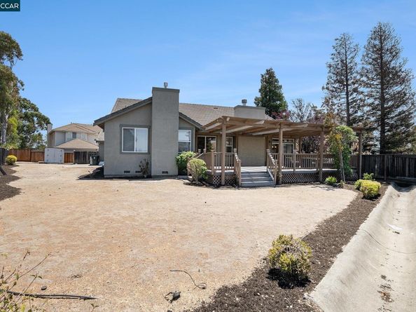 121 St Nazaire Ct, Martinez CA 94553