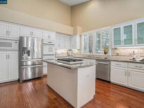121 St Nazaire Ct, Martinez CA 94553