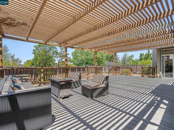121 St Nazaire Ct, Martinez CA 94553