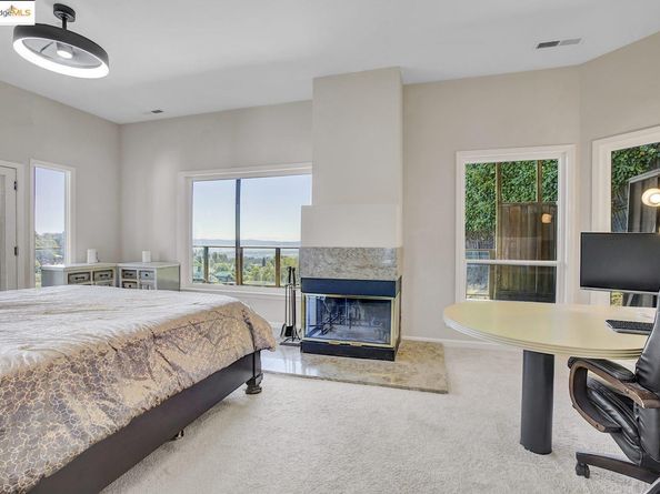 7075 Elverton Dr, Oakland CA 94611