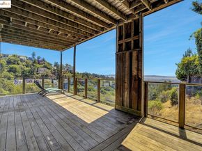 7075 Elverton Dr, Oakland CA 94611
