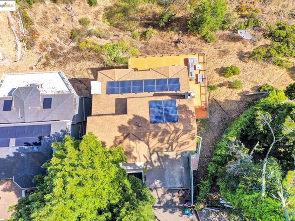 7075 Elverton Dr, Oakland CA 94611