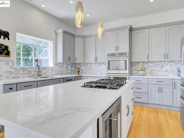 7075 Elverton Dr, Oakland CA 94611