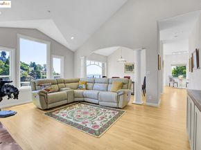 7075 Elverton Dr, Oakland CA 94611