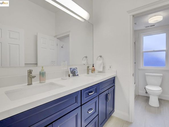7075 Elverton Dr, Oakland CA 94611