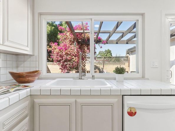 37690 Los Arboles Dr, Fremont CA 94536