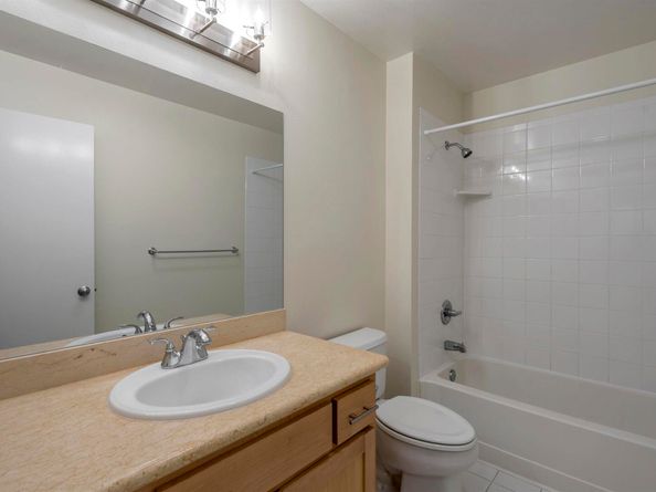 59 Marina Lakes Dr, Richmond CA 94804