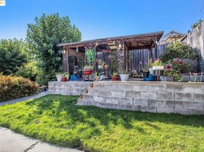 836 Hawthorne Dr, Rodeo CA 94572