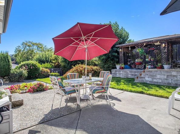 836 Hawthorne Dr, Rodeo CA 94572