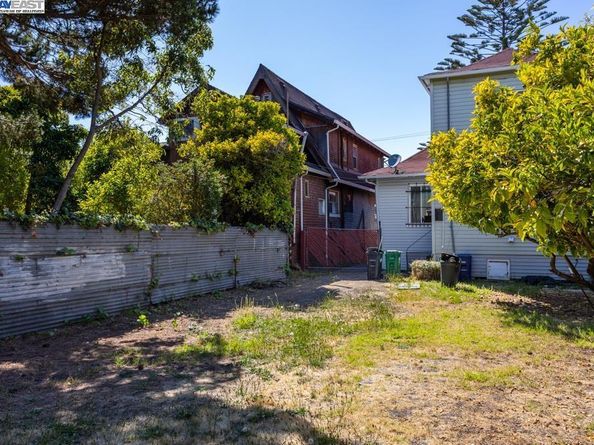 1424 Walnut St, Alameda CA 94501
