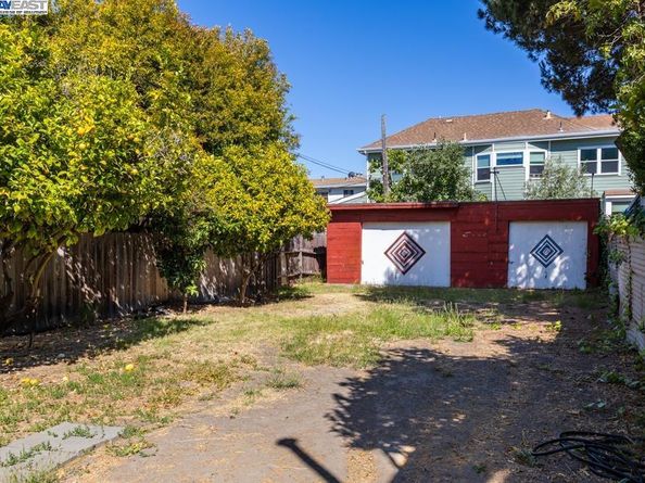 1424 Walnut St, Alameda CA 94501