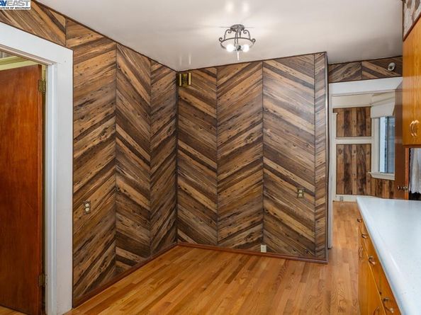 1424 Walnut St, Alameda CA 94501