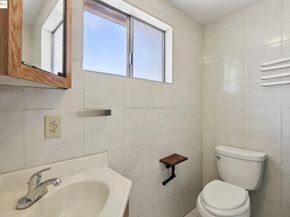 1822 40Th Ave, Oakland CA 94601