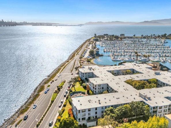 2 Anchor F497, Emeryville CA 94608