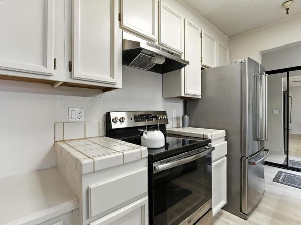 1400 Carpentier St 405, San Leandro CA 94577