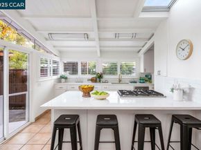 12 Dos Encinas, Orinda CA 94563