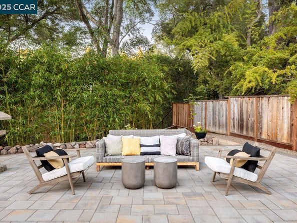 12 Dos Encinas, Orinda CA 94563