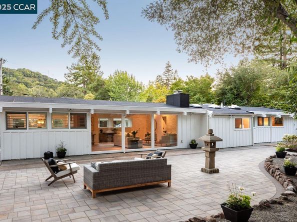 12 Dos Encinas, Orinda CA 94563