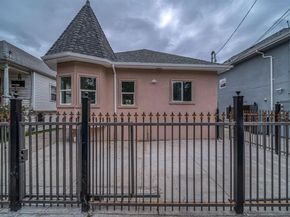 3035 Logan St, Oakland CA 94601
